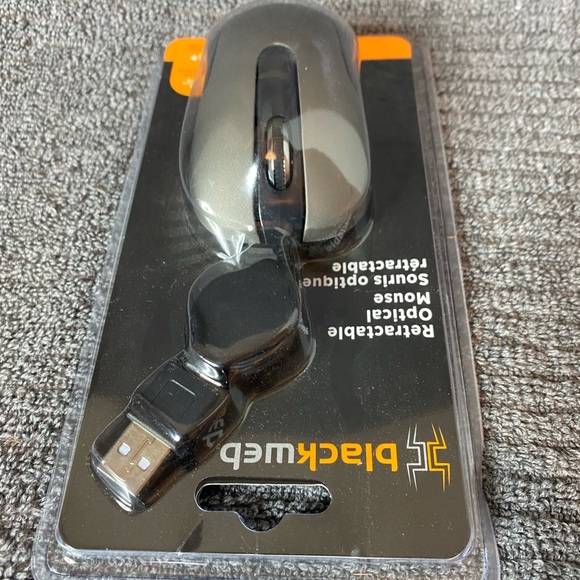 Blackweb USB 2.0 Wired Retractable Mouse- Black/Black - Picture 2 of 4